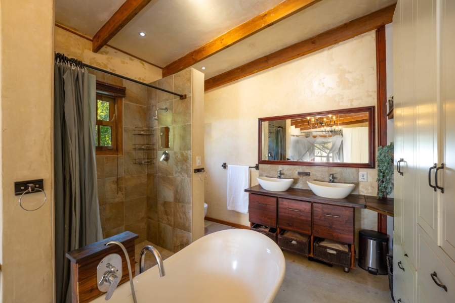 5 Bedroom Property for Sale in Langerug Western Cape